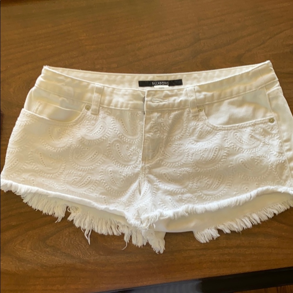 Billabong White Distressed Jean Shorts size 30